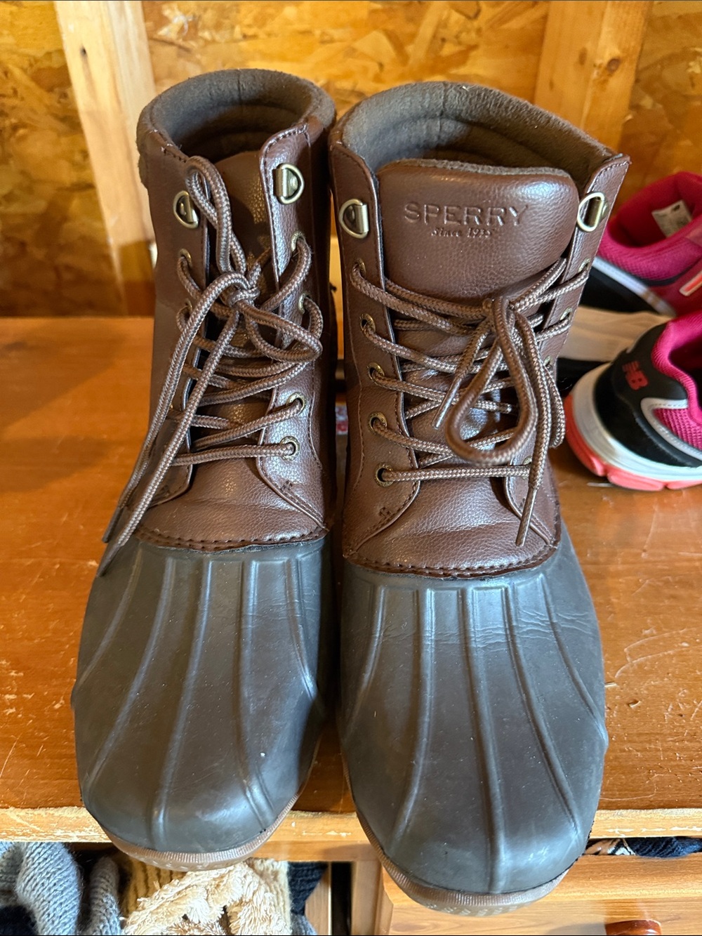 Sperry Brown Leather Lace-Up Duck Boots with Dark Rubber Toe